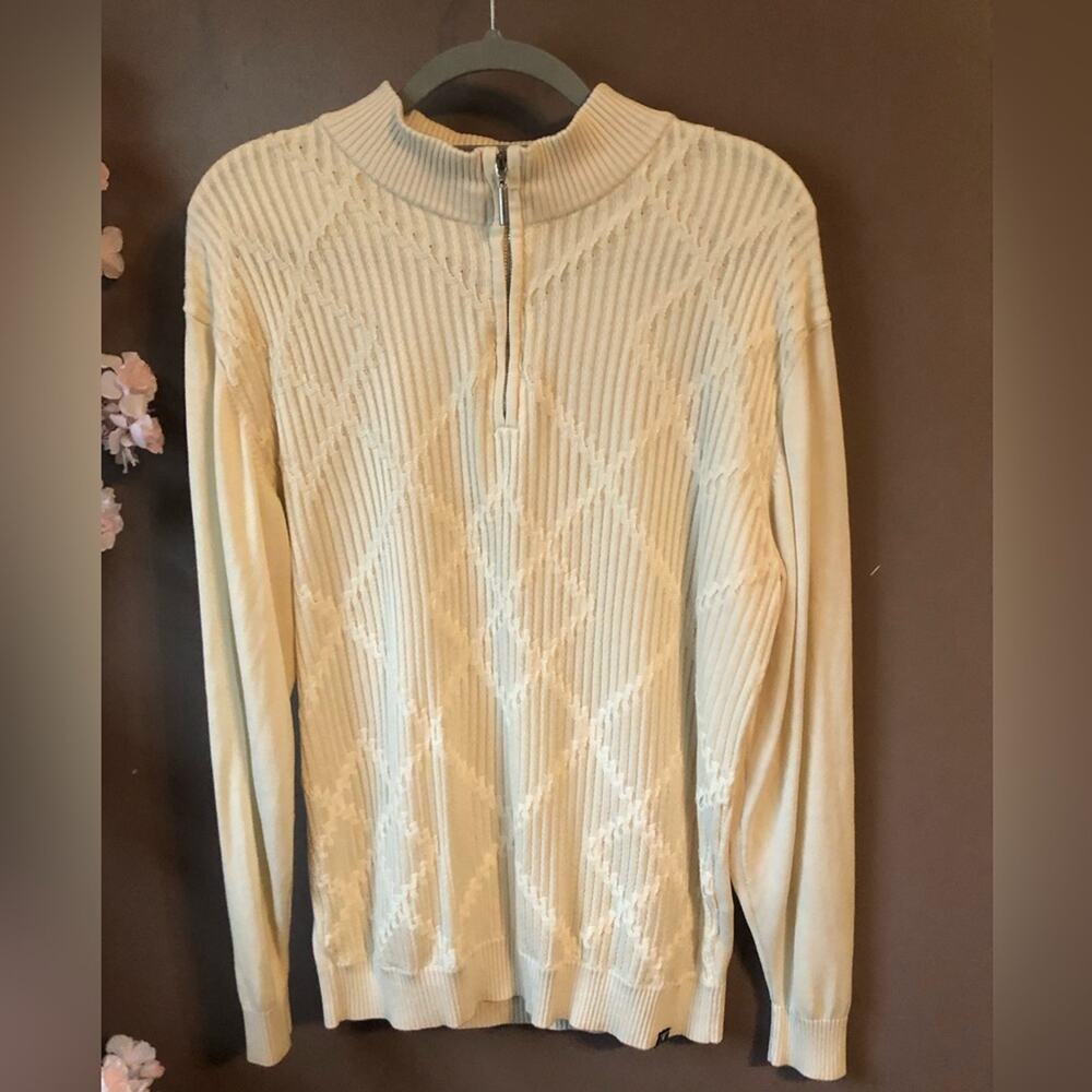 Men’s light sweater. Zip collar. Stacy adams size large.